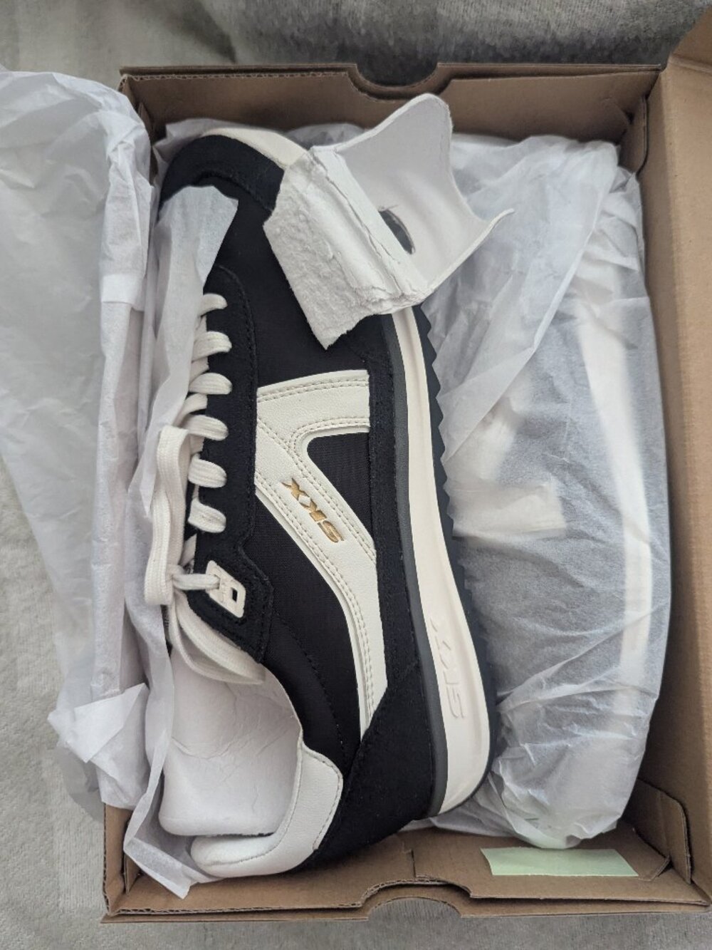 NWT Skechers SKX 92 Spective Black and White Sneaker Mens 8.5 Wide